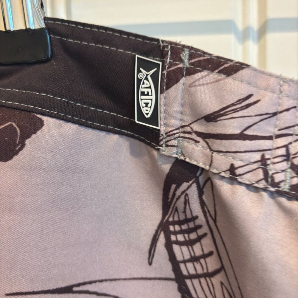 AFTCO Men’s Board Shorts Size Large Gray Black Hibiscus Fish Print Swim Trunks - Picture 4 of 6